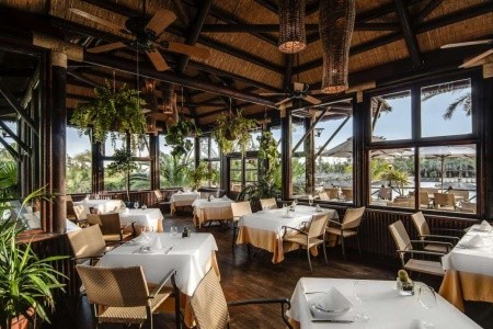 Kanárske ostrovy Fuerteventura Sheraton Fuerteventura Beach Golf & Spa Resort 8 dňový pobyt Raňajky Letecky Letisko: Viedeň May 2026 (29/05/26- 5/06/26)