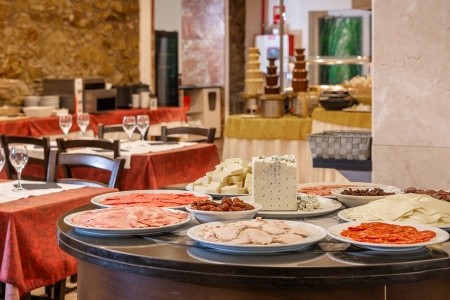 Španielsko Costa Brava La Palmera 15 dňový pobyt Polpenzia Letecky Letisko: Praha July 2026 ( 1/07/26-15/07/26)