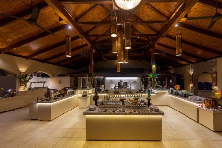 Coco De Mer & The Black Parrot Suites - 17