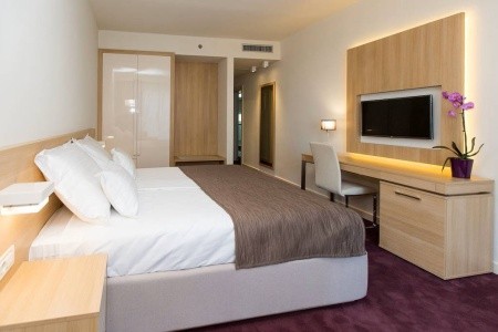 Chorvátsko Crikvenica Crikvenica 7 dňový pobyt Raňajky Vlastná July 2026 (30/07/26- 5/08/26)