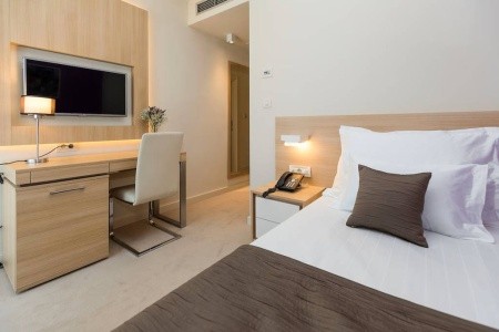 Chorvátsko Crikvenica Crikvenica 7 dňový pobyt Raňajky Vlastná July 2026 (30/07/26- 5/08/26)