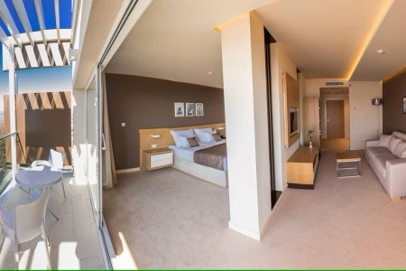 Chorvátsko Crikvenica Crikvenica 7 dňový pobyt Raňajky Vlastná July 2026 (30/07/26- 5/08/26)