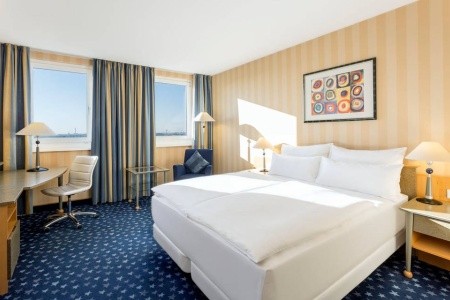 Rakúsko Viedeň NH Danube City 5 dňový pobyt Bez stravy Vlastná January 2026 (22/01/26-26/01/26)