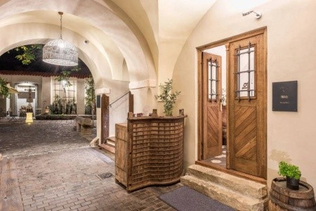 MOOo by the Castle - 3