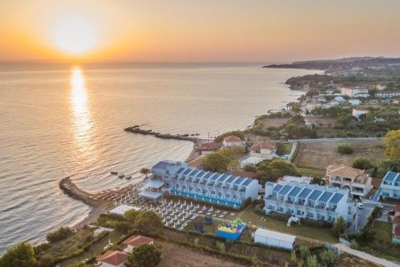 Golden Coast Resort - 38