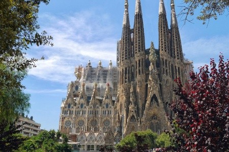 BARCELONA MONTSERRAT GIRONA A BESALÚ s pobytem u moře LET - 9