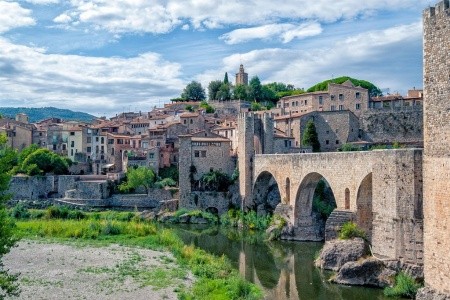 BARCELONA MONTSERRAT GIRONA A BESALÚ s pobytem u moře LET - 10