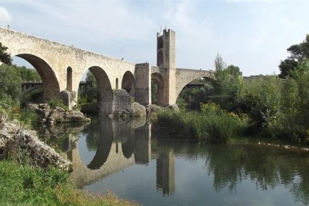 BARCELONA MONTSERRAT GIRONA A BESALÚ s pobytem u moře LET - 11