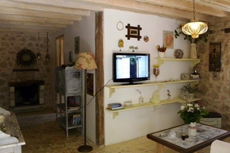 Pavezzo Country Retreat - 10