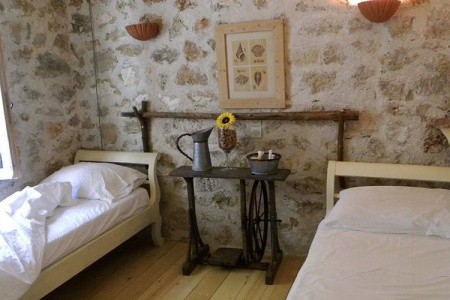 Pavezzo Country Retreat - 11