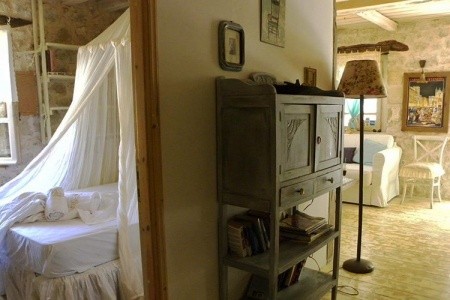 Pavezzo Country Retreat - 13