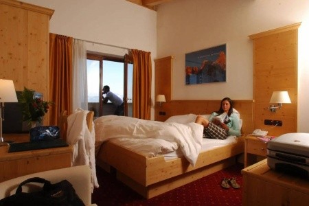 Taliansko Monte Bondone Chalet Caminetto 8 dňový pobyt Raňajky Vlastná March 2026 (10/03/26-17/03/26)