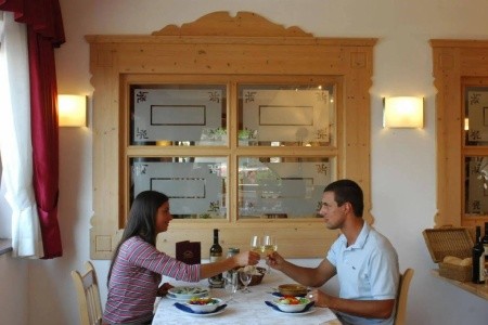 Taliansko Monte Bondone Chalet Caminetto 8 dňový pobyt Raňajky Vlastná March 2026 (10/03/26-17/03/26)