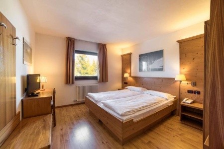 Taliansko Monte Bondone Chalet Caminetto 8 dňový pobyt Raňajky Vlastná March 2026 (10/03/26-17/03/26)