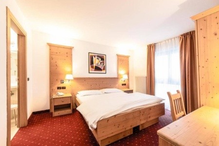 Taliansko Monte Bondone Chalet Caminetto 8 dňový pobyt Raňajky Vlastná March 2026 (10/03/26-17/03/26)