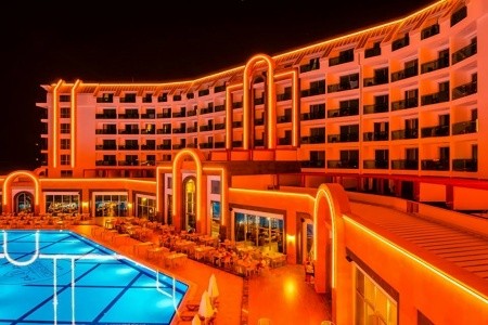 The Lumos Deluxe Resort - 5