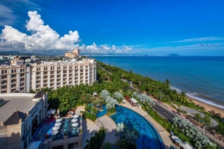Crowne Plaza Resort (Sanya Bay) - 1