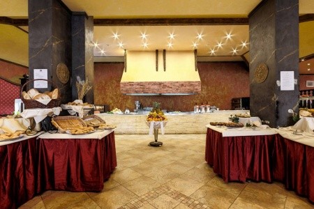 Imperial Palace (Ex. Victoria Palace) - 10