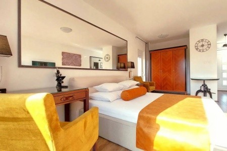 Refresh Boutique Apartments - 8