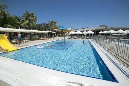 Sailors Beach Club - 12