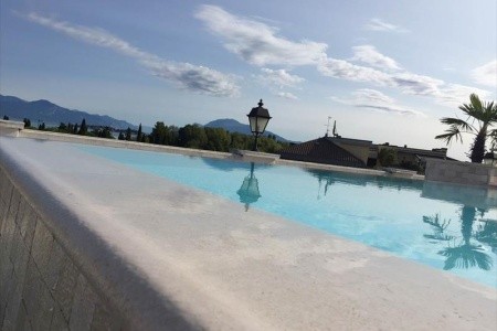 Palace (Desenzano Del Garda)