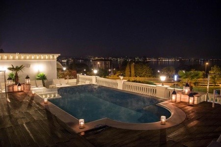 Palace (Desenzano Del Garda)