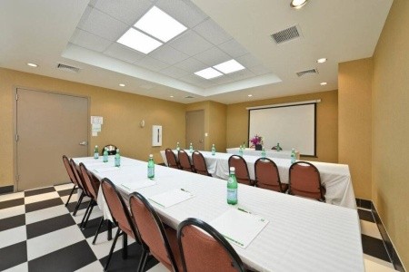 Holiday Inn Lower East Side - 18