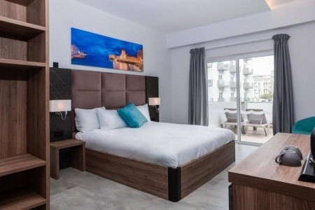 Pebbles Resort (St. Paul's Bay) - 8