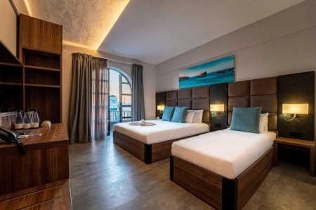 Pebbles Resort (St. Paul's Bay) - 11