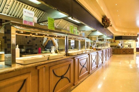 Dit Majestic Beach Resort - 8