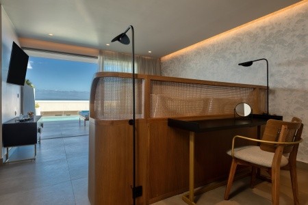 Castello Boutique Suites By The Sea - 32