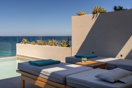 Castello Boutique Suites By The Sea - 38