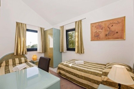 Apartments Astra Plava Laguna - 8