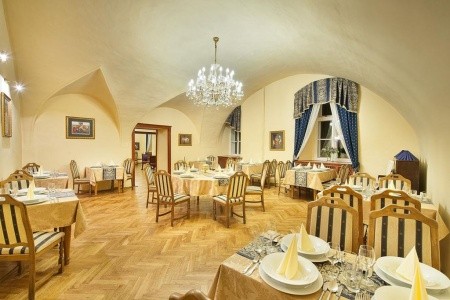 Česká republika Severné Čechy Zámek Hrubá Skála 6 dňový pobyt Raňajky Vlastná June 2026 (15/06/26-20/06/26)