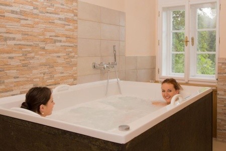 Česká republika Severné Čechy Zámek Hrubá Skála 6 dňový pobyt Raňajky Vlastná June 2026 (15/06/26-20/06/26)