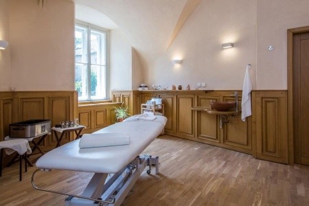 Česká republika Severné Čechy Zámek Hrubá Skála 6 dňový pobyt Raňajky Vlastná June 2026 (15/06/26-20/06/26)