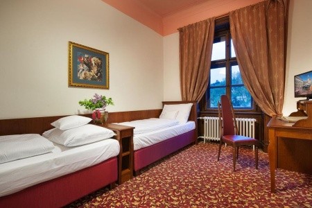 Česká republika Severné Čechy Zámek Hrubá Skála 6 dňový pobyt Raňajky Vlastná June 2026 (15/06/26-20/06/26)