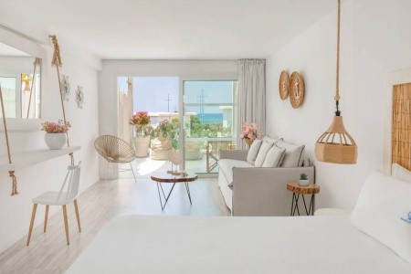 Blue Harbour Boutique Aparthotel - 9