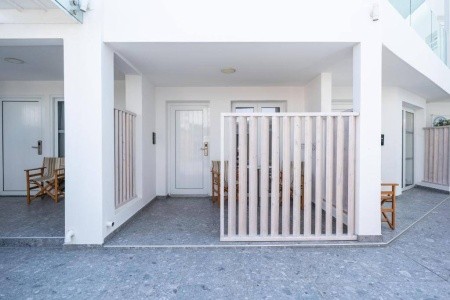 Blue Harbour Boutique Aparthotel - 11