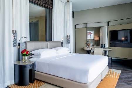 Spojené arabské emiráty Abu Dhabi Grand Hyatt Abu Dhabi Emirates Pearl 5 dňový pobyt Raňajky Letecky Letisko: Praha June 2026 ( 3/06/26- 7/06/26)