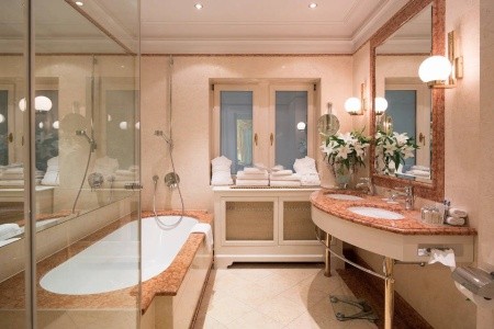 Česká republika Praha a okolie Le Palais Art 7 dňový pobyt Raňajky Vlastná August 2026 (16/08/26-22/08/26)