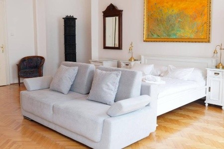 Česká republika Praha a okolie U Zlatého Jelena 3 dňový pobyt Raňajky Vlastná August 2026 ( 6/08/26- 8/08/26)