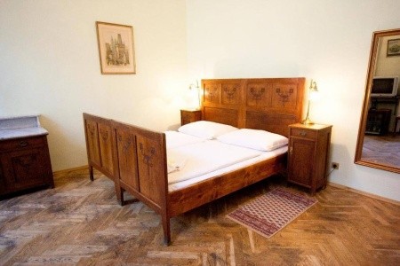 Česká republika Praha a okolie U Zlatého Jelena 3 dňový pobyt Raňajky Vlastná August 2026 ( 6/08/26- 8/08/26)