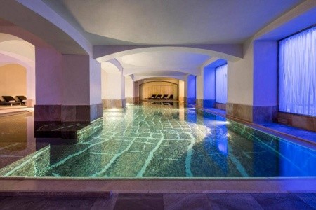 Česká republika Praha a okolie Carlo IV Prague 4 dňový pobyt Raňajky Vlastná November 2026 (26/11/26-29/11/26)