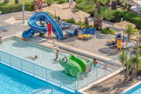 Sunshine Rhodes - 19