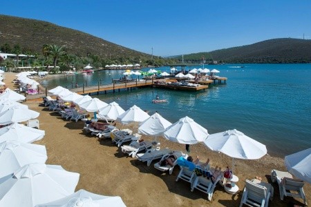 Green Bay Resort & Spa - 7