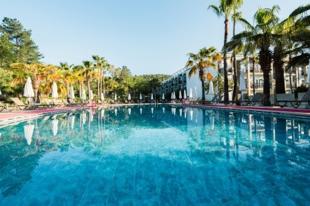 Green Bay Resort & Spa - 29