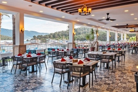 Green Bay Resort & Spa - 30