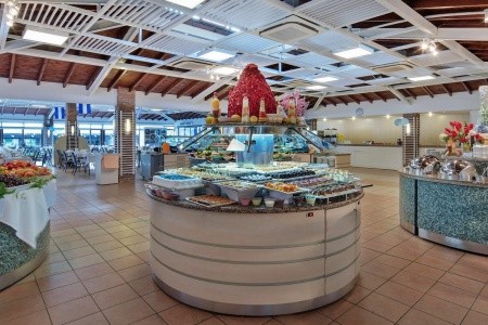 Green Bay Resort & Spa - 33