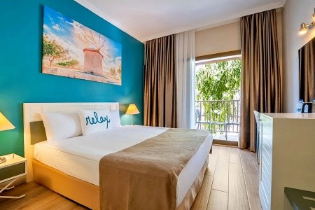 Green Bay Resort & Spa - 34